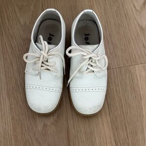 Classic White Kids Shoes size 9.5